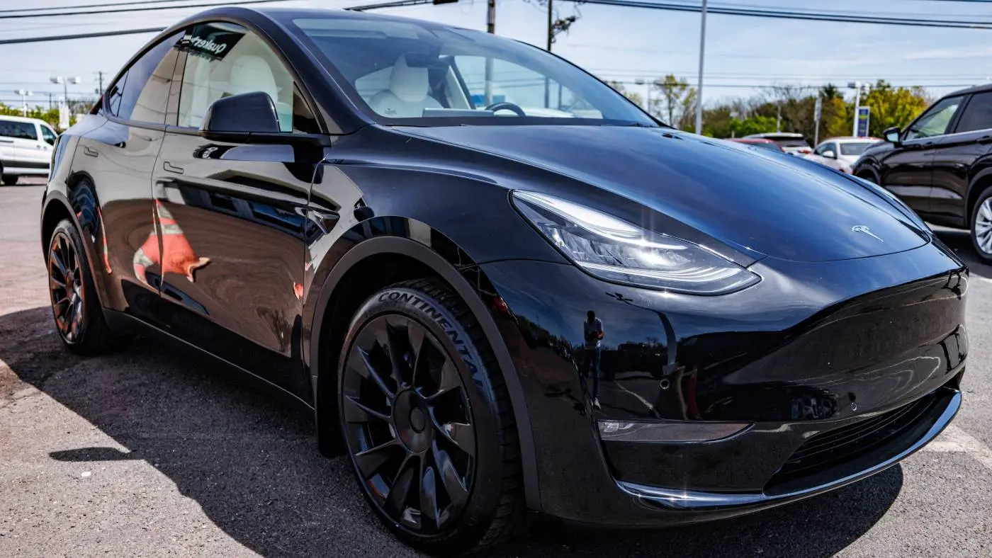 2022 Tesla Model Y 7SAYGDEE7NF438407