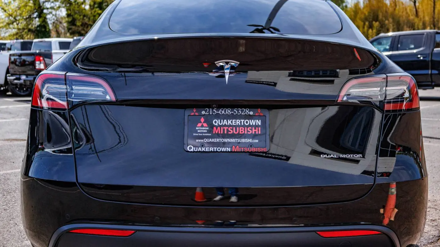 2022 Tesla Model Y 7SAYGDEE7NF438407