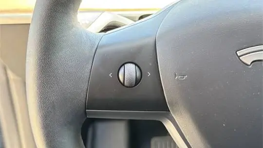 2023 Tesla Model Y 7SAYGDEE6PF835013