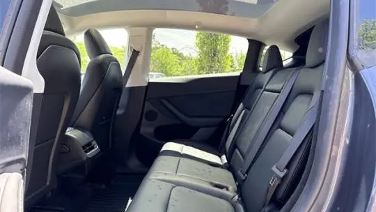 2023 Tesla Model Y 7SAYGDEE6PF835013