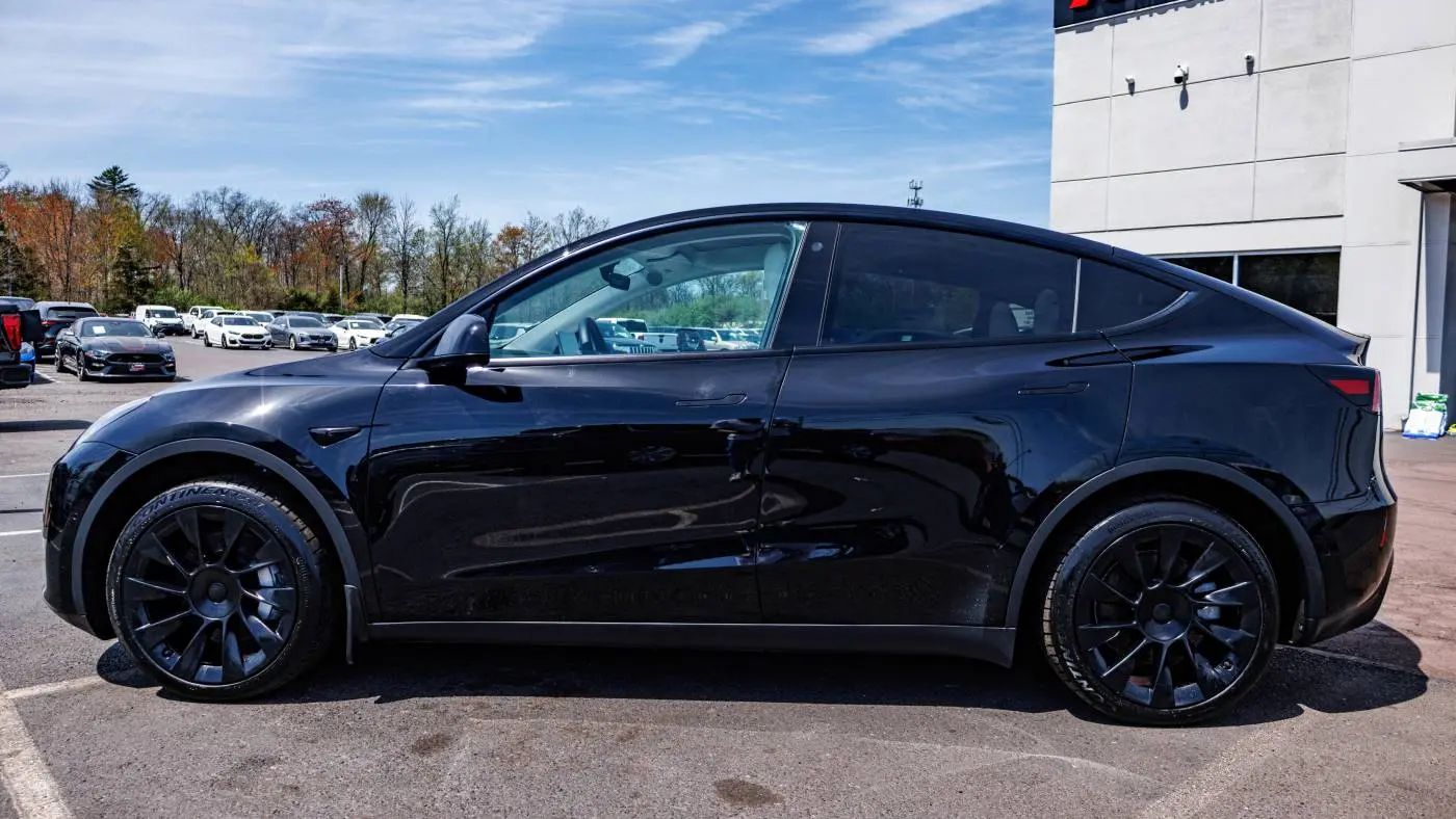 2022 Tesla Model Y 7SAYGDEE7NF438407