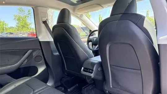 2023 Tesla Model Y 7SAYGDEE6PF835013