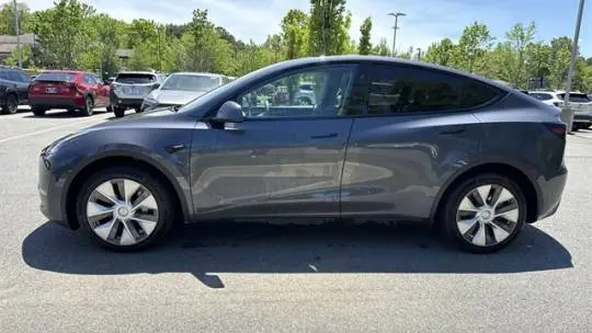 2023 Tesla Model Y 7SAYGDEE6PF835013