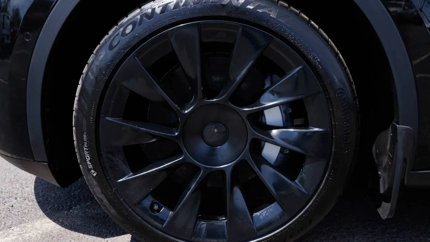 2022 Tesla Model Y 7SAYGDEE7NF438407