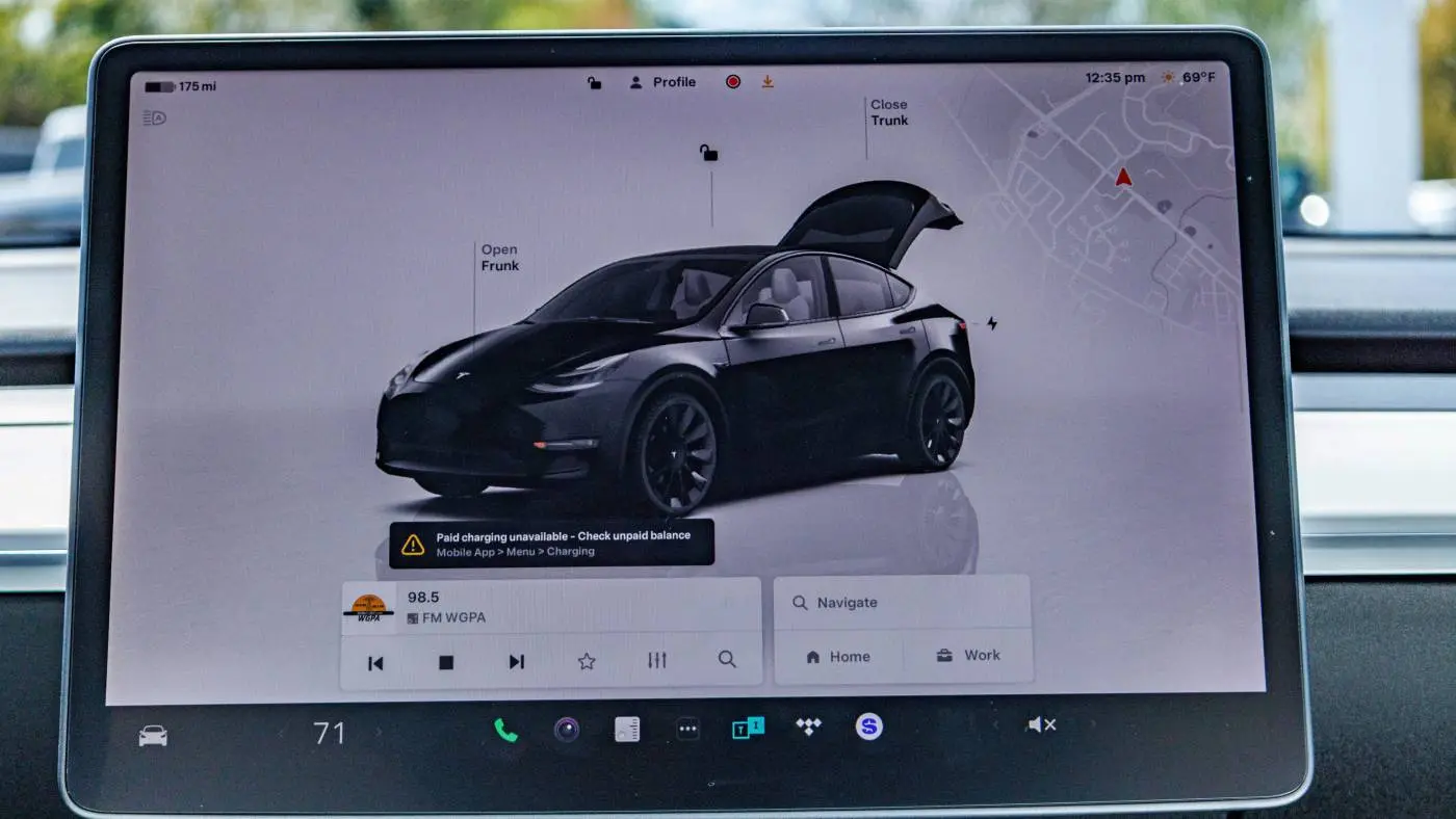 2022 Tesla Model Y 7SAYGDEE7NF438407