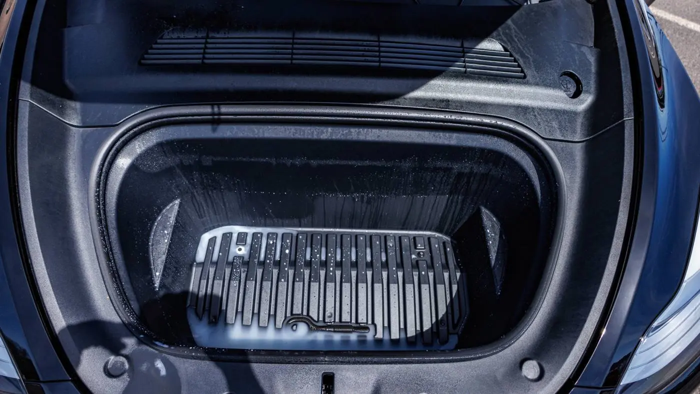 2022 Tesla Model Y 7SAYGDEE7NF438407