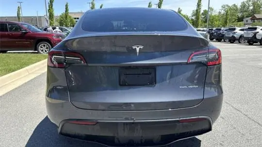 2023 Tesla Model Y 7SAYGDEE6PF835013