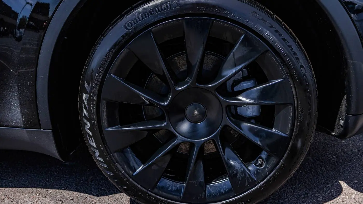 2022 Tesla Model Y 7SAYGDEE7NF438407