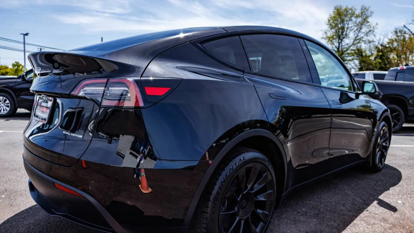 2022 Tesla Model Y 7SAYGDEE7NF438407