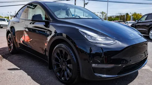 2022 Tesla Model Y 7SAYGDEE7NF438407
