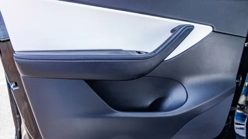 2022 Tesla Model Y 7SAYGDEE7NF438407