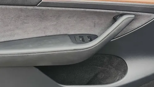 2023 Tesla Model Y 7SAYGDEE2PF929387