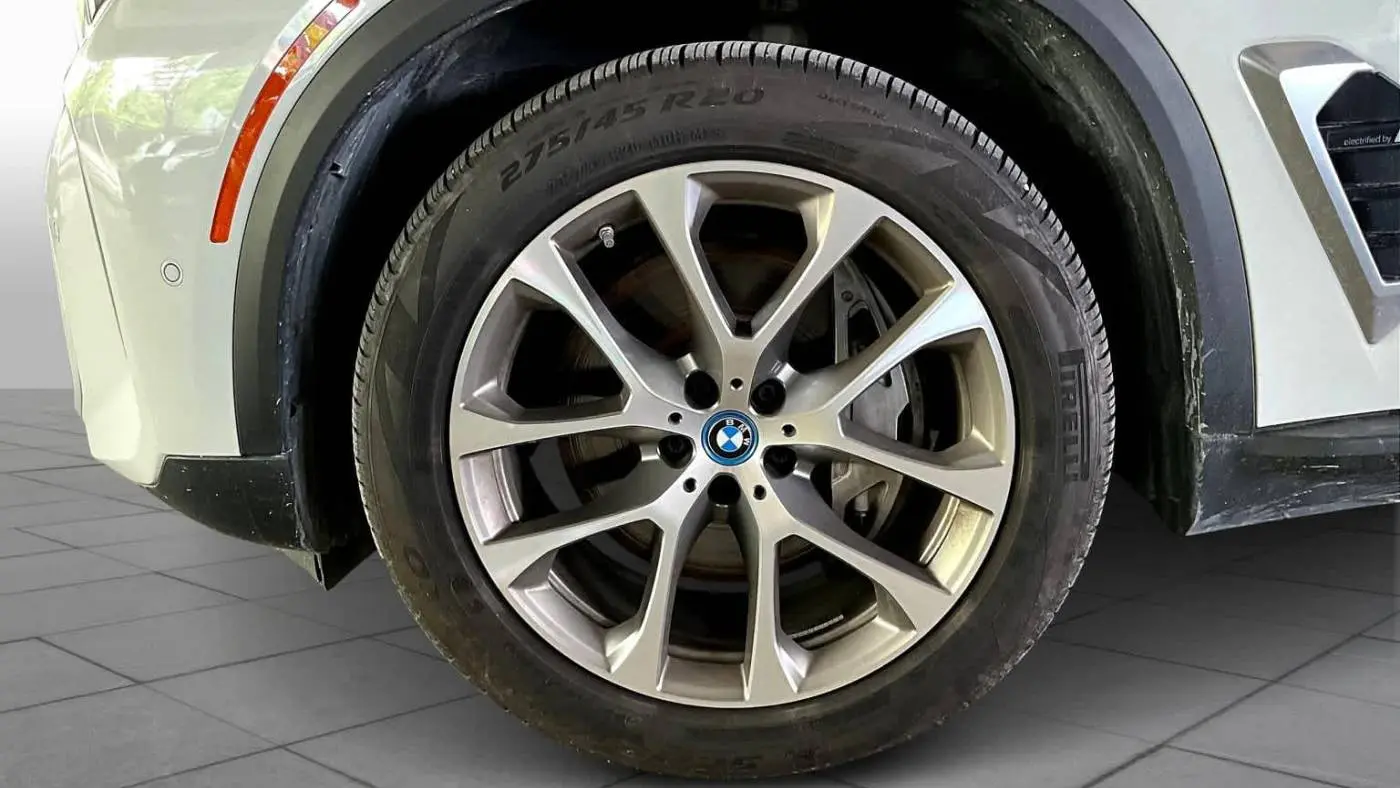 2024 BMW X5 5UX43EU08R9U23576