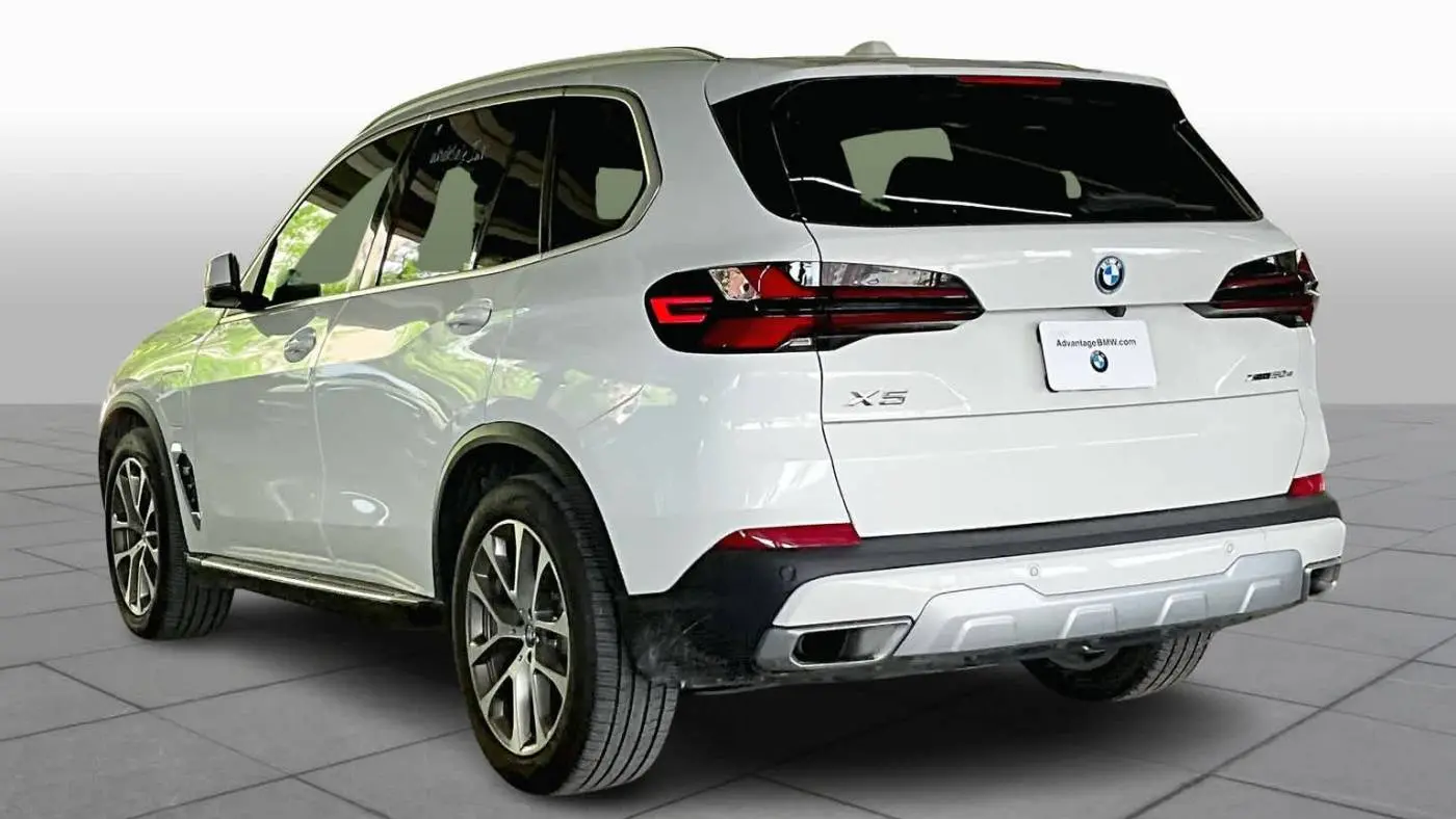 2024 BMW X5 5UX43EU08R9U23576