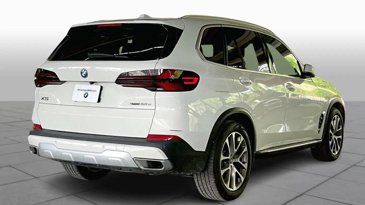 2024 BMW X5 5UX43EU08R9U23576