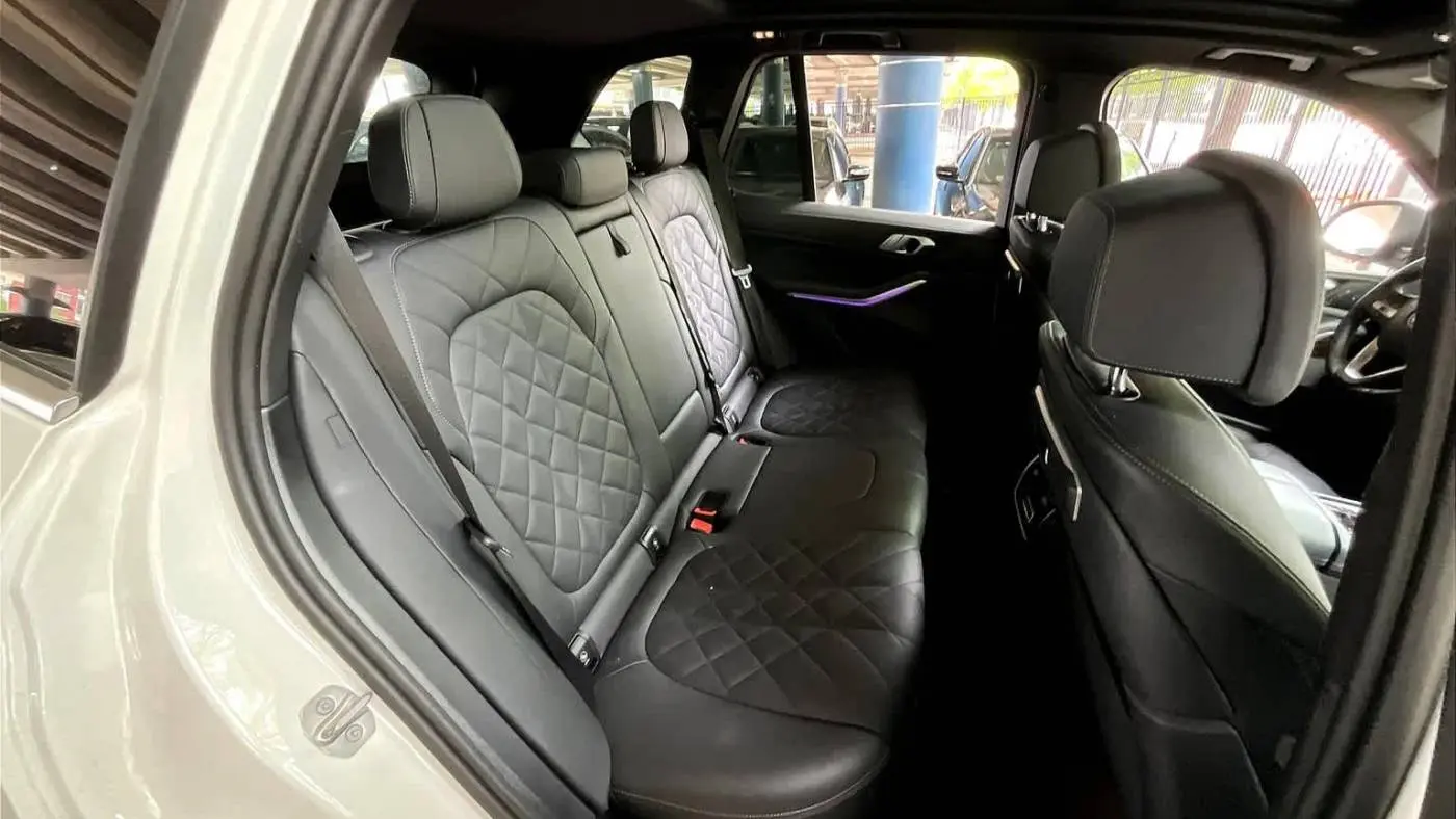 2024 BMW X5 5UX43EU08R9U23576