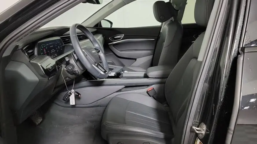 2022 Audi e-tron WA12ABGE2NB013048