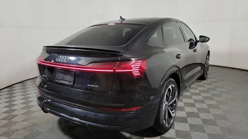 2022 Audi e-tron WA12ABGE2NB013048