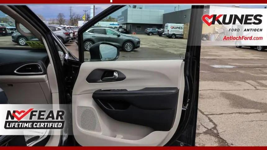 2023 Chrysler Pacifica 2C4RC1L7XPR626118