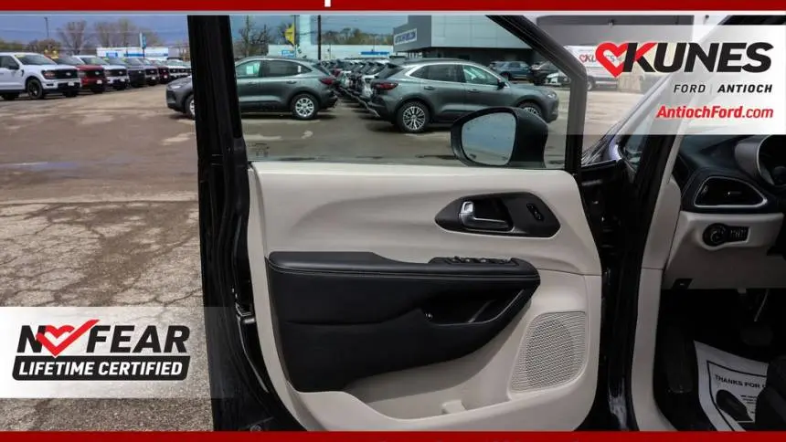 2023 Chrysler Pacifica 2C4RC1L7XPR626118
