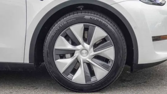 2022 Tesla Model Y 7SAYGDEE0NF409699