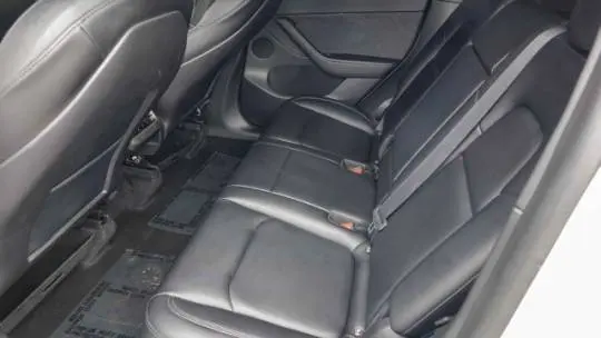 2022 Tesla Model Y 7SAYGDEE0NF409699