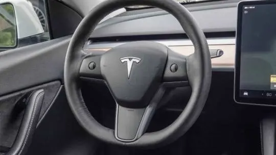 2022 Tesla Model Y 7SAYGDEE0NF409699