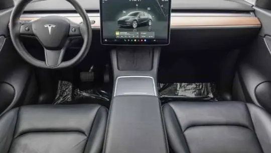 2022 Tesla Model Y 7SAYGDEE0NF409699