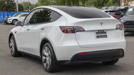 2022 Tesla Model Y 7SAYGDEE0NF409699