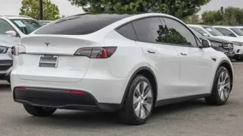2022 Tesla Model Y 7SAYGDEE0NF409699