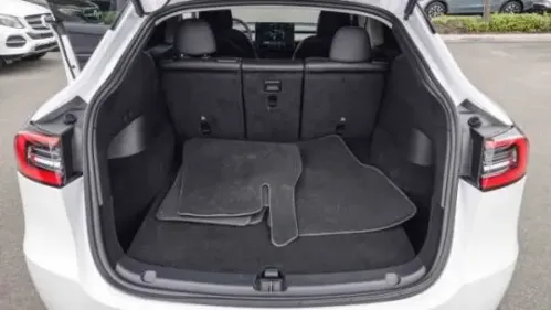 2022 Tesla Model Y 7SAYGDEE0NF409699