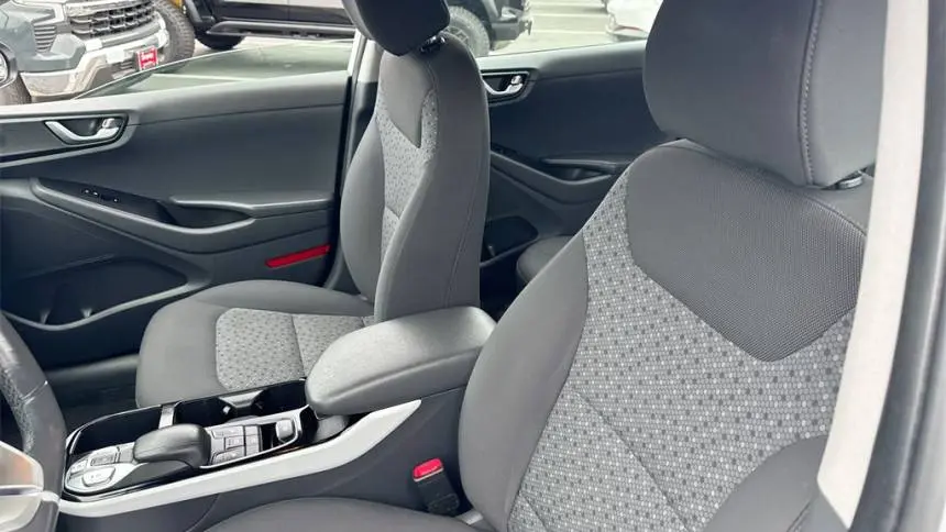 2019 Hyundai IONIQ KMHC75LH4KU034859