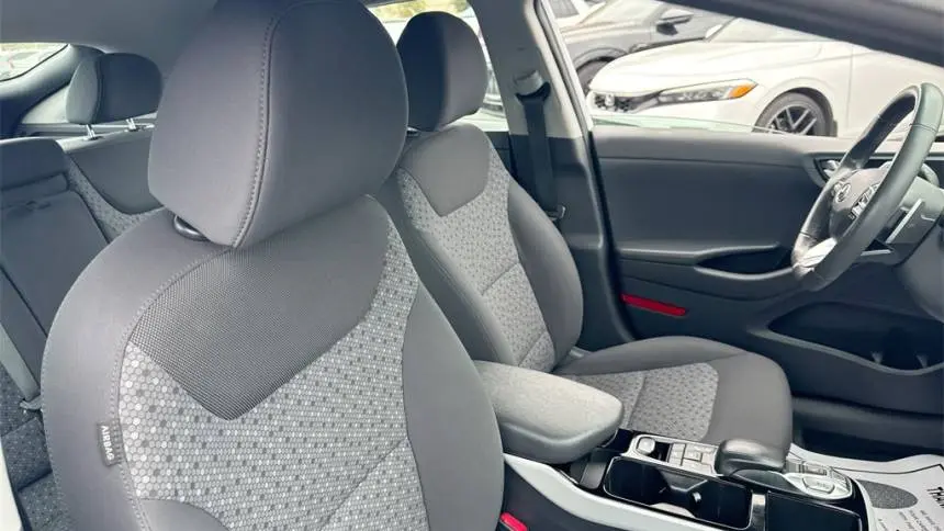 2019 Hyundai IONIQ KMHC75LH4KU034859