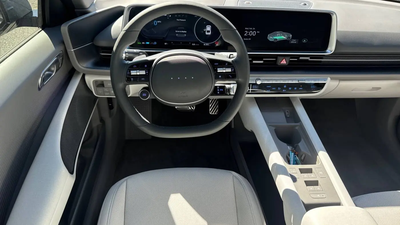 2025 Hyundai IONIQ 6 KMHM54AA4SA104940
