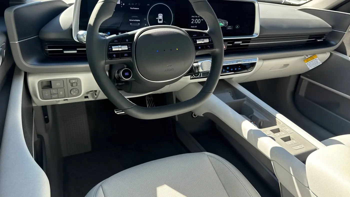 2025 Hyundai IONIQ 6 KMHM54AA4SA104940