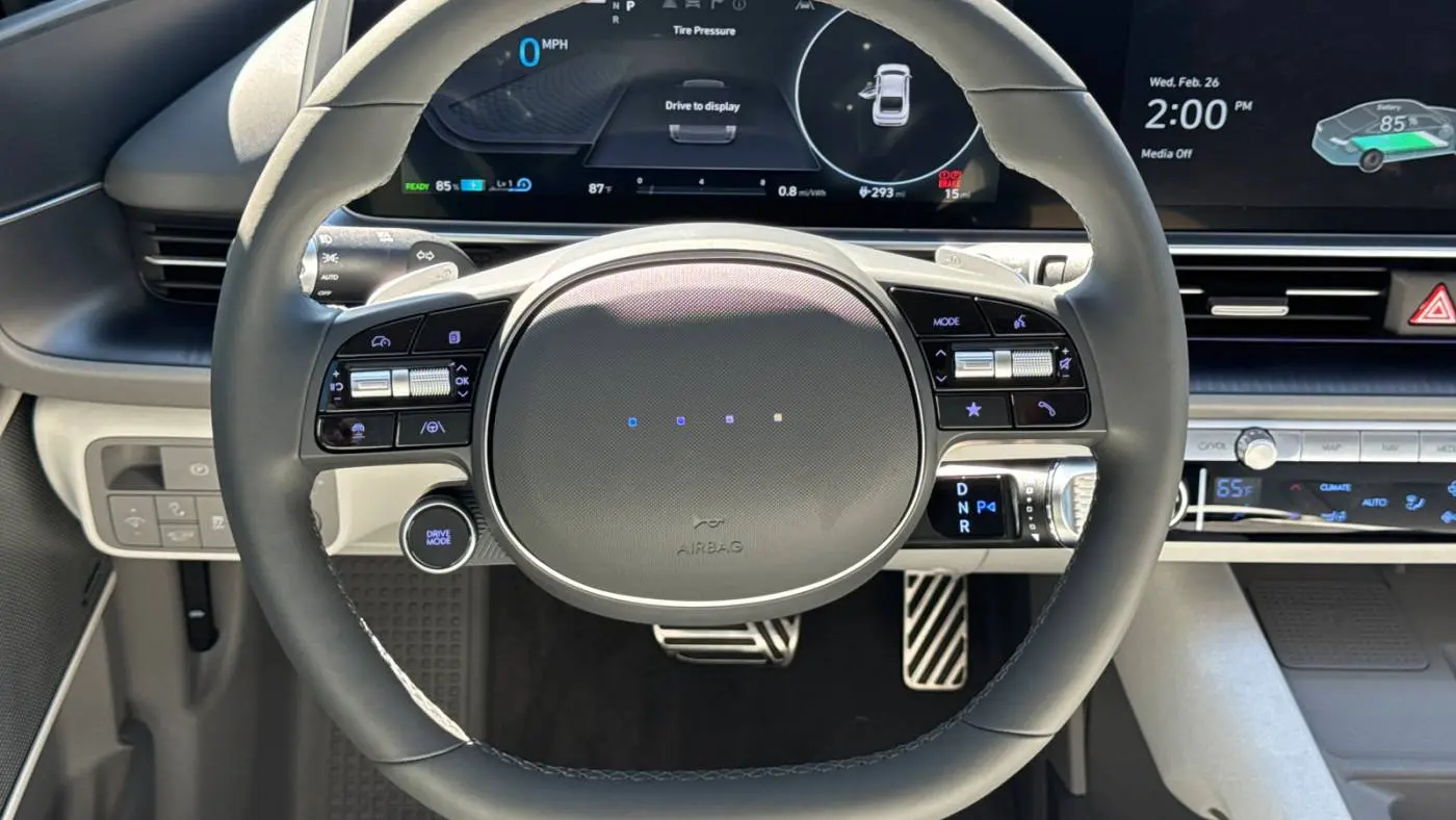 2025 Hyundai IONIQ 6 KMHM54AA4SA104940