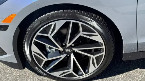2025 Hyundai IONIQ 6 KMHM54AA4SA104940
