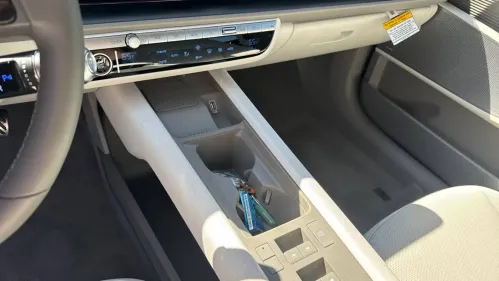 2025 Hyundai IONIQ 6 KMHM54AA4SA104940