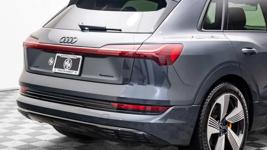 2022 Audi e-tron WA1LAAGE1NB022662
