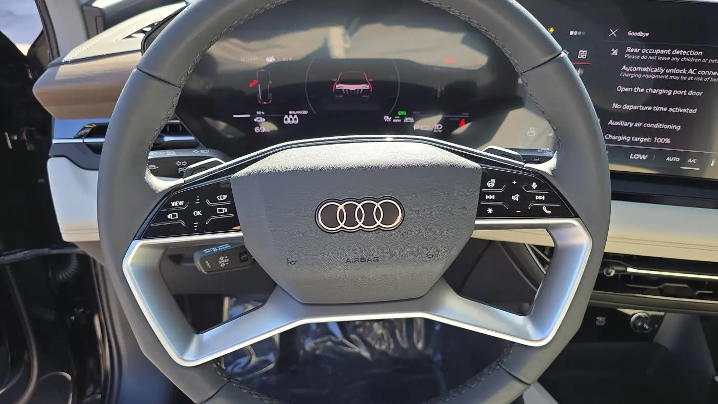 2025 Audi Q6 e-tron WA124BGF0SA043845