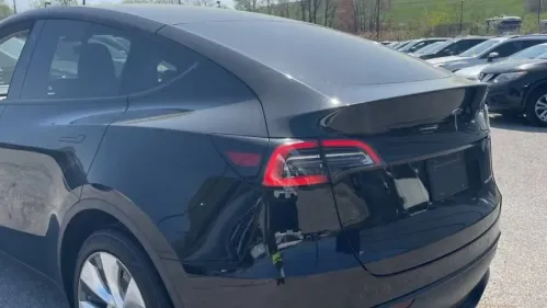 2022 Tesla Model Y 7SAYGDEE0NF328220