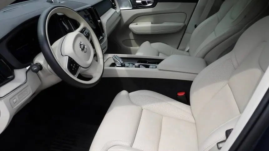 2022 Volvo XC60 YV4BR0DL8N1941651