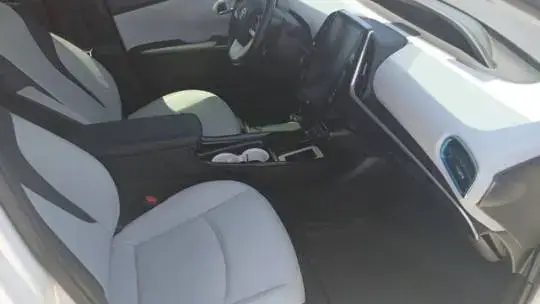 2017 Toyota Prius Prime - Images - 10
