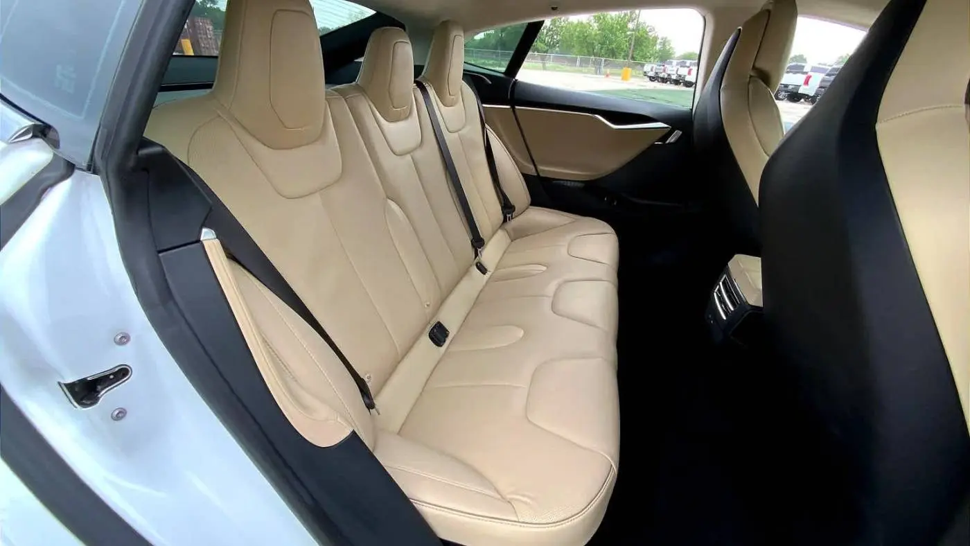 2016 Tesla Model S 5YJSA1E45GF171930