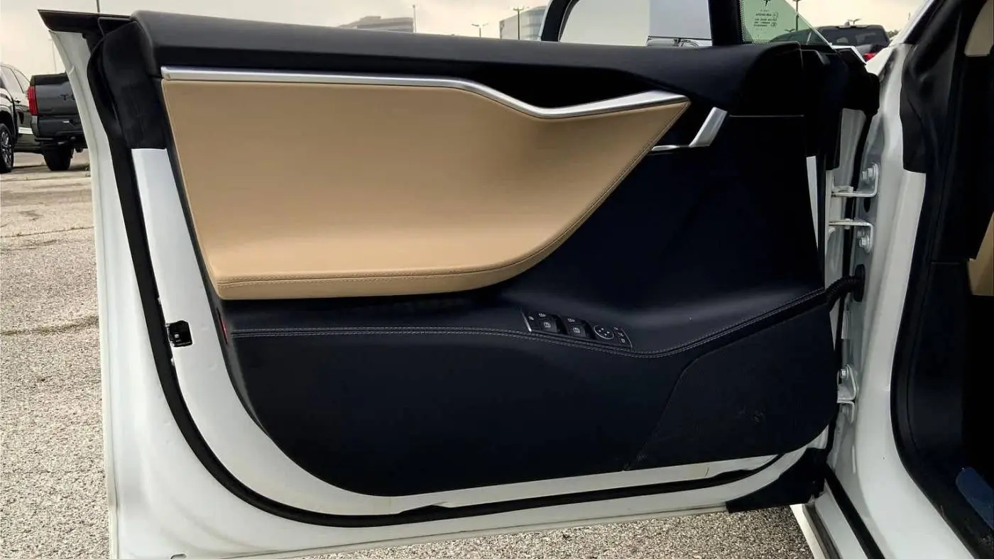 2016 Tesla Model S 5YJSA1E45GF171930