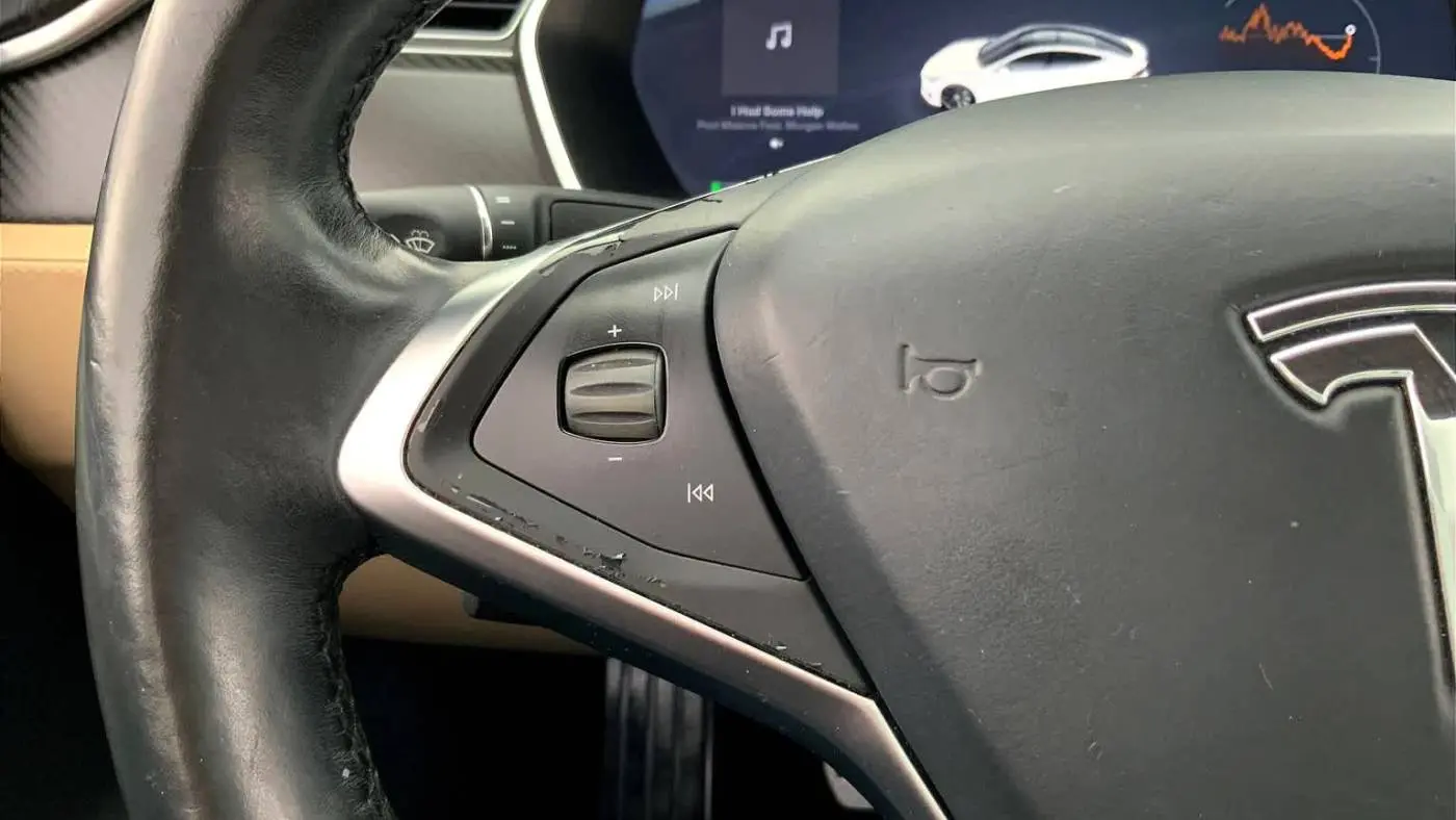 2016 Tesla Model S 5YJSA1E45GF171930