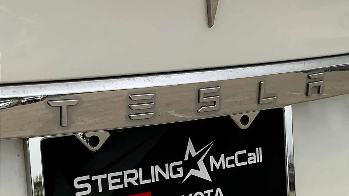 2016 Tesla Model S 5YJSA1E45GF171930