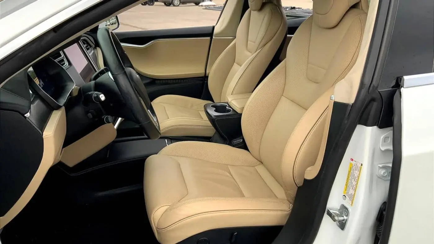 2016 Tesla Model S 5YJSA1E45GF171930