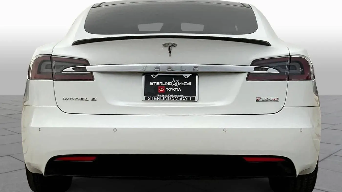 2016 Tesla Model S 5YJSA1E45GF171930