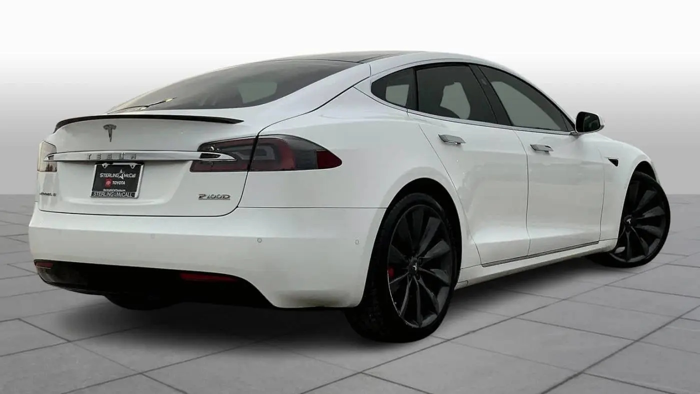 2016 Tesla Model S 5YJSA1E45GF171930